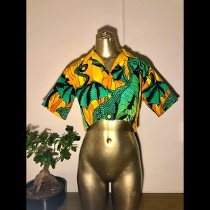 keven crop top shirt with dragon 🐲xs🐲